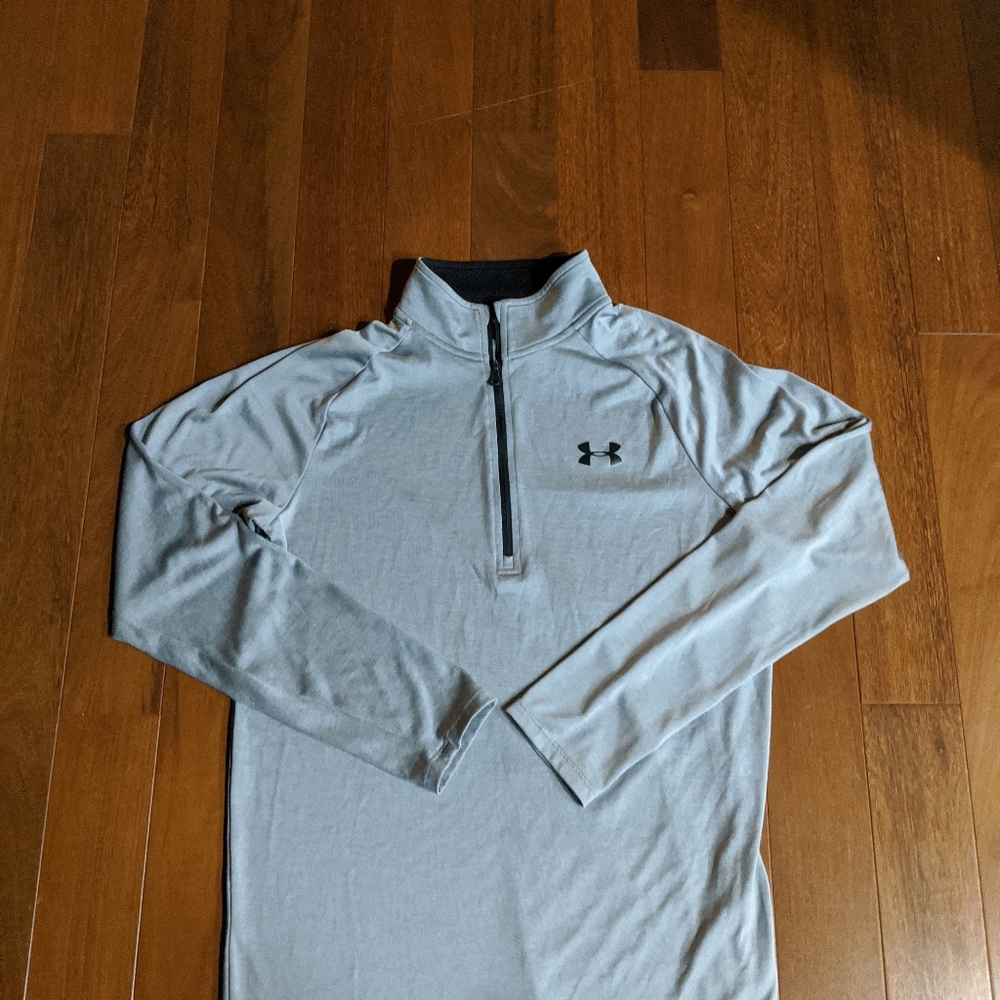 Men's Under Armour Dri-Fit pullover. Size small.